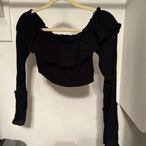 Black long sleeve crop top